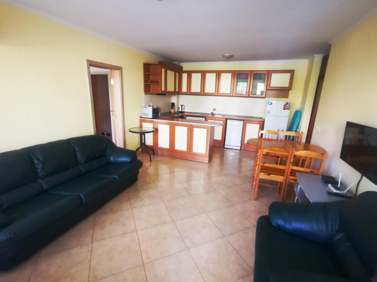 Marina Delfin Apartments - Top Location & Pet Friendly Sveti Vlas Buitenkant foto