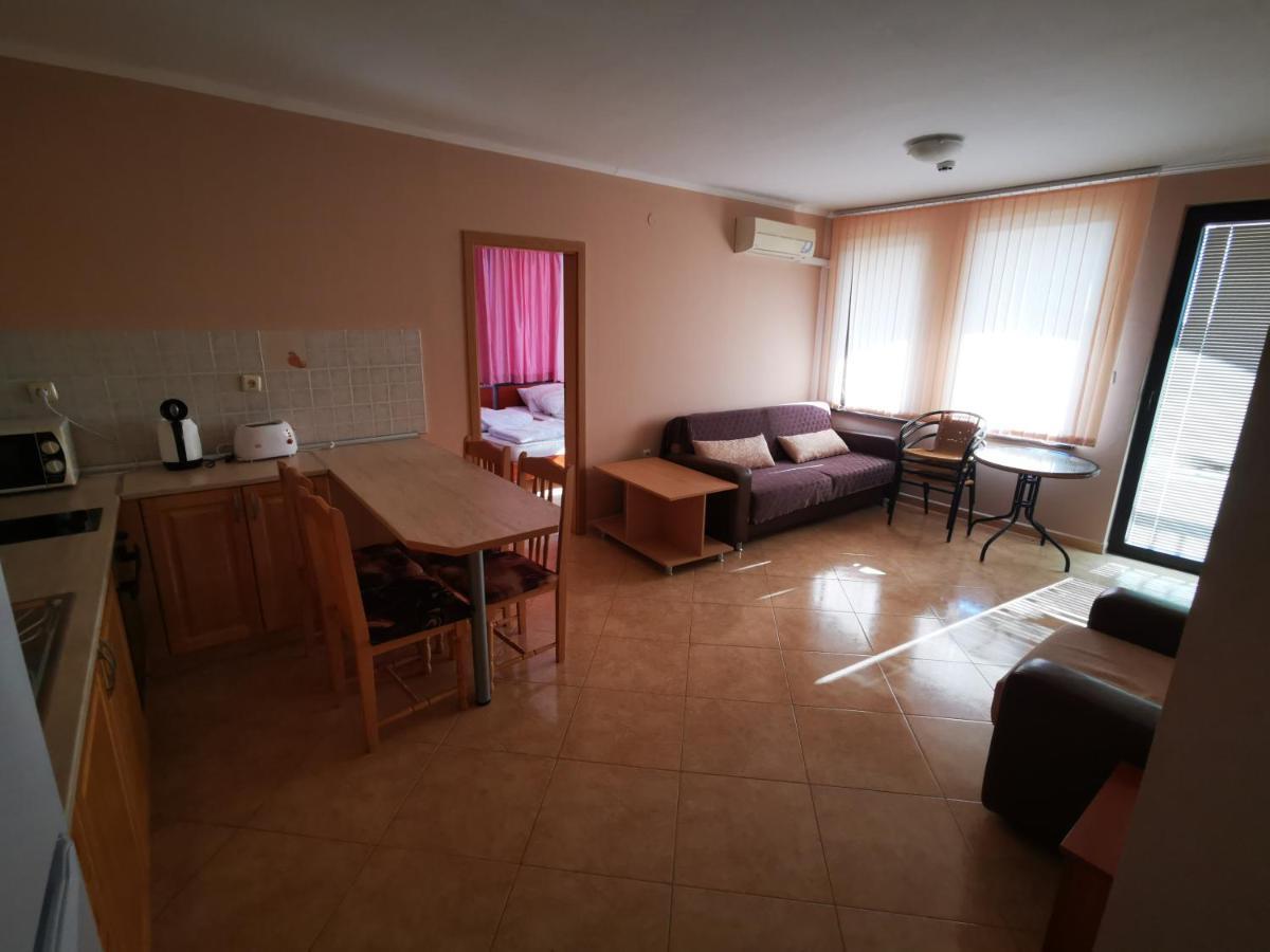 Marina Delfin Apartments - Top Location & Pet Friendly Sveti Vlas Buitenkant foto