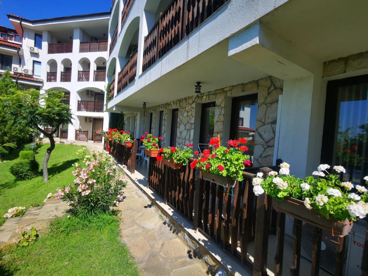 Marina Delfin Apartments - Top Location & Pet Friendly Sveti Vlas Buitenkant foto