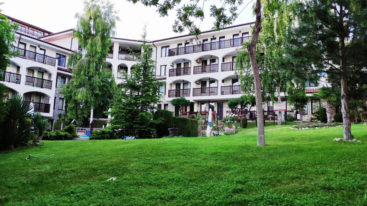 Marina Delfin Apartments - Top Location & Pet Friendly Sveti Vlas Buitenkant foto
