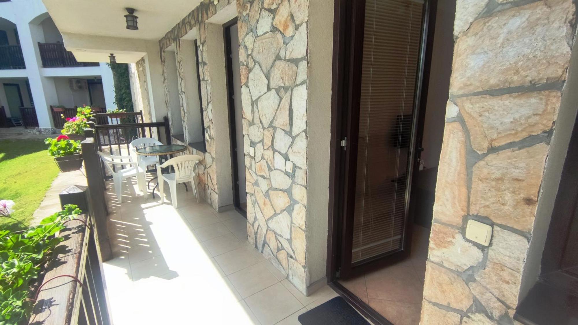 Marina Delfin Apartments - Top Location & Pet Friendly Sveti Vlas Buitenkant foto