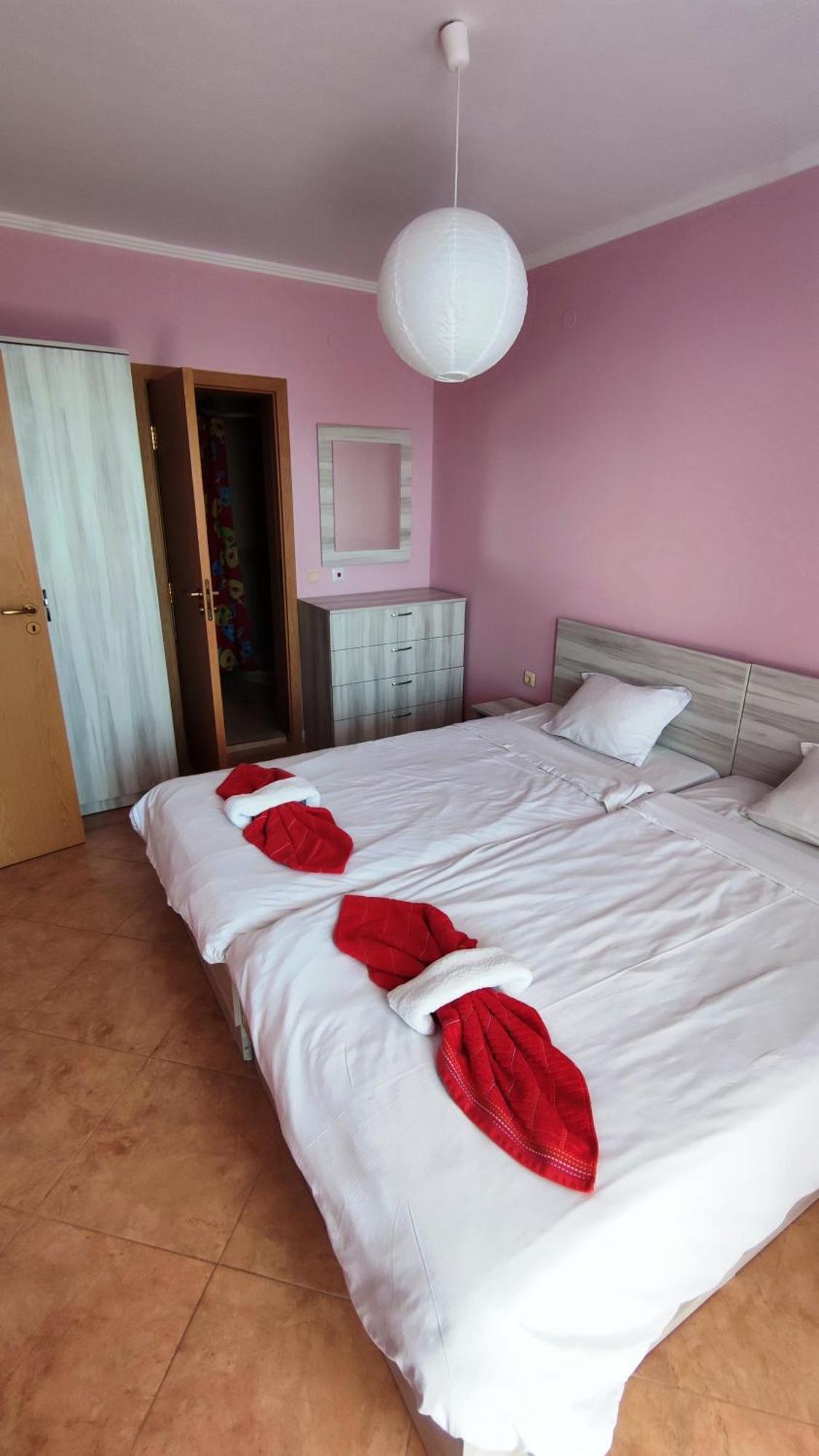 Marina Delfin Apartments - Top Location & Pet Friendly Sveti Vlas Buitenkant foto