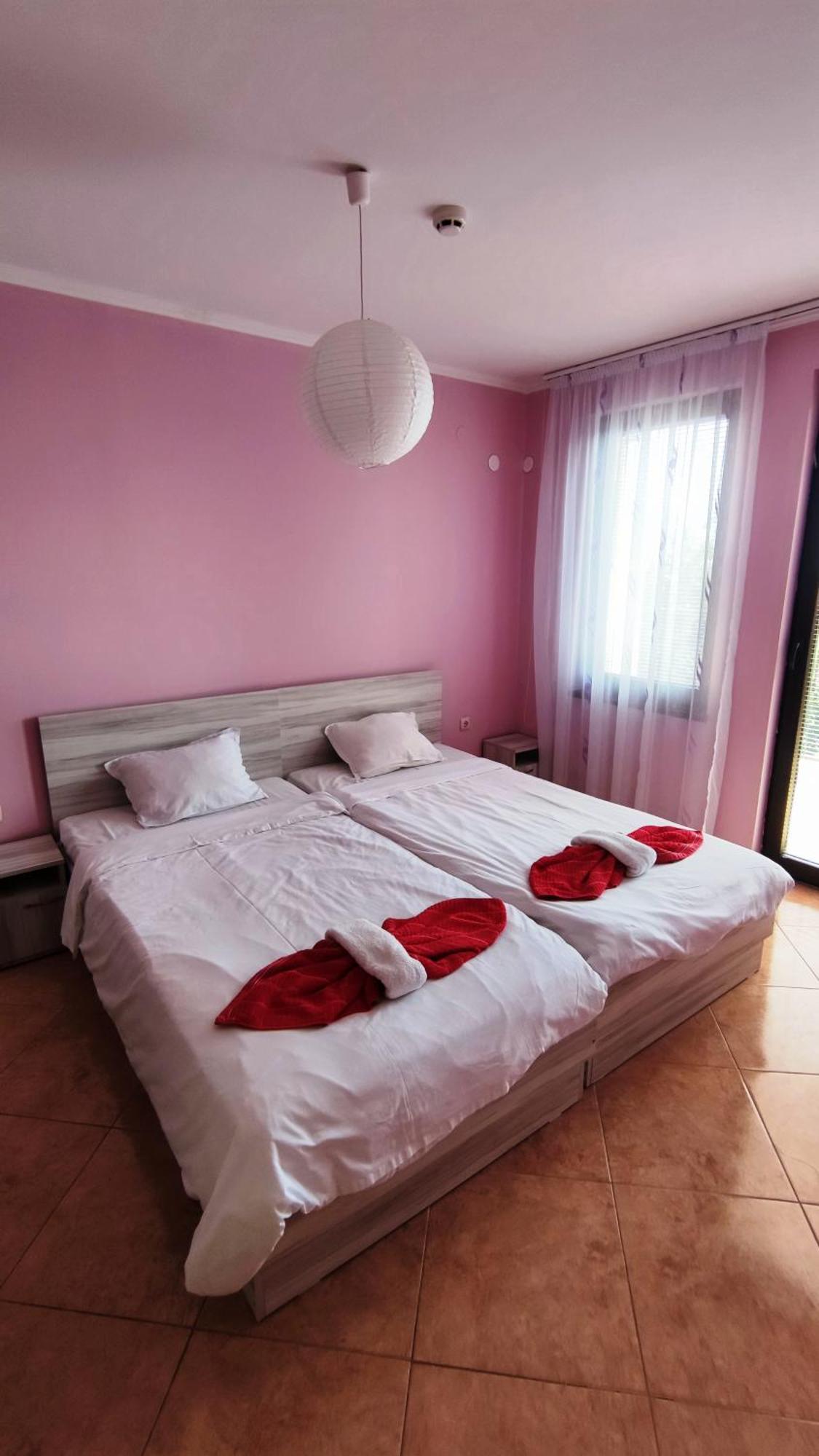 Marina Delfin Apartments - Top Location & Pet Friendly Sveti Vlas Buitenkant foto