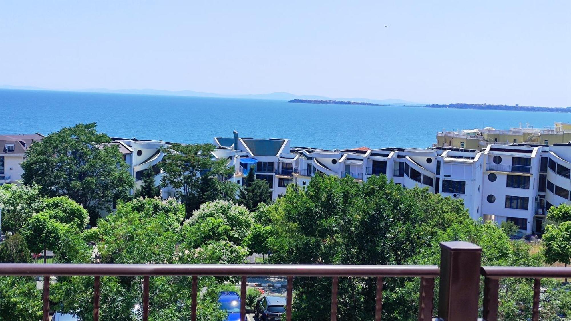 Marina Delfin Apartments - Top Location & Pet Friendly Sveti Vlas Buitenkant foto
