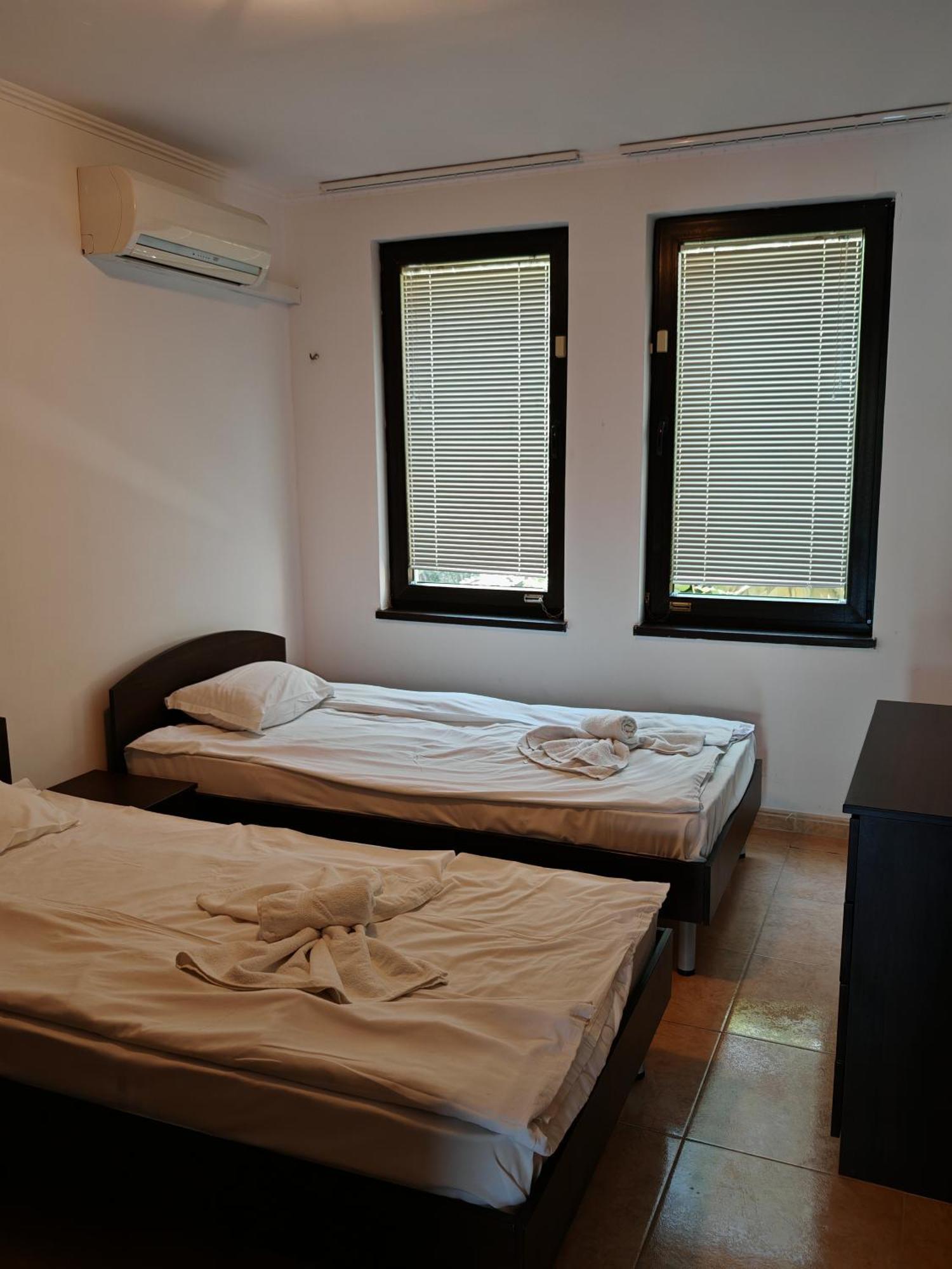 Marina Delfin Apartments - Top Location & Pet Friendly Sveti Vlas Buitenkant foto