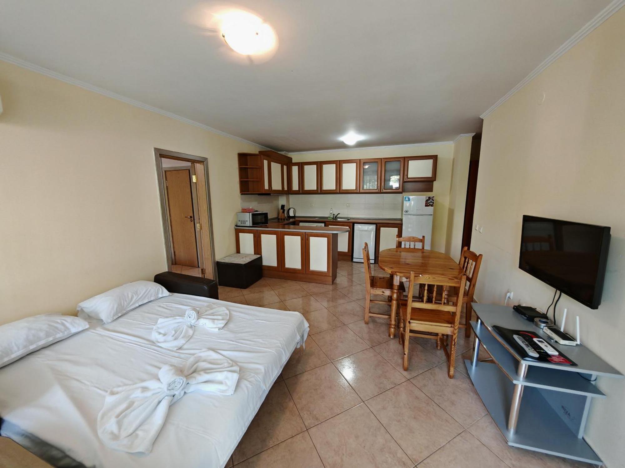 Marina Delfin Apartments - Top Location & Pet Friendly Sveti Vlas Buitenkant foto