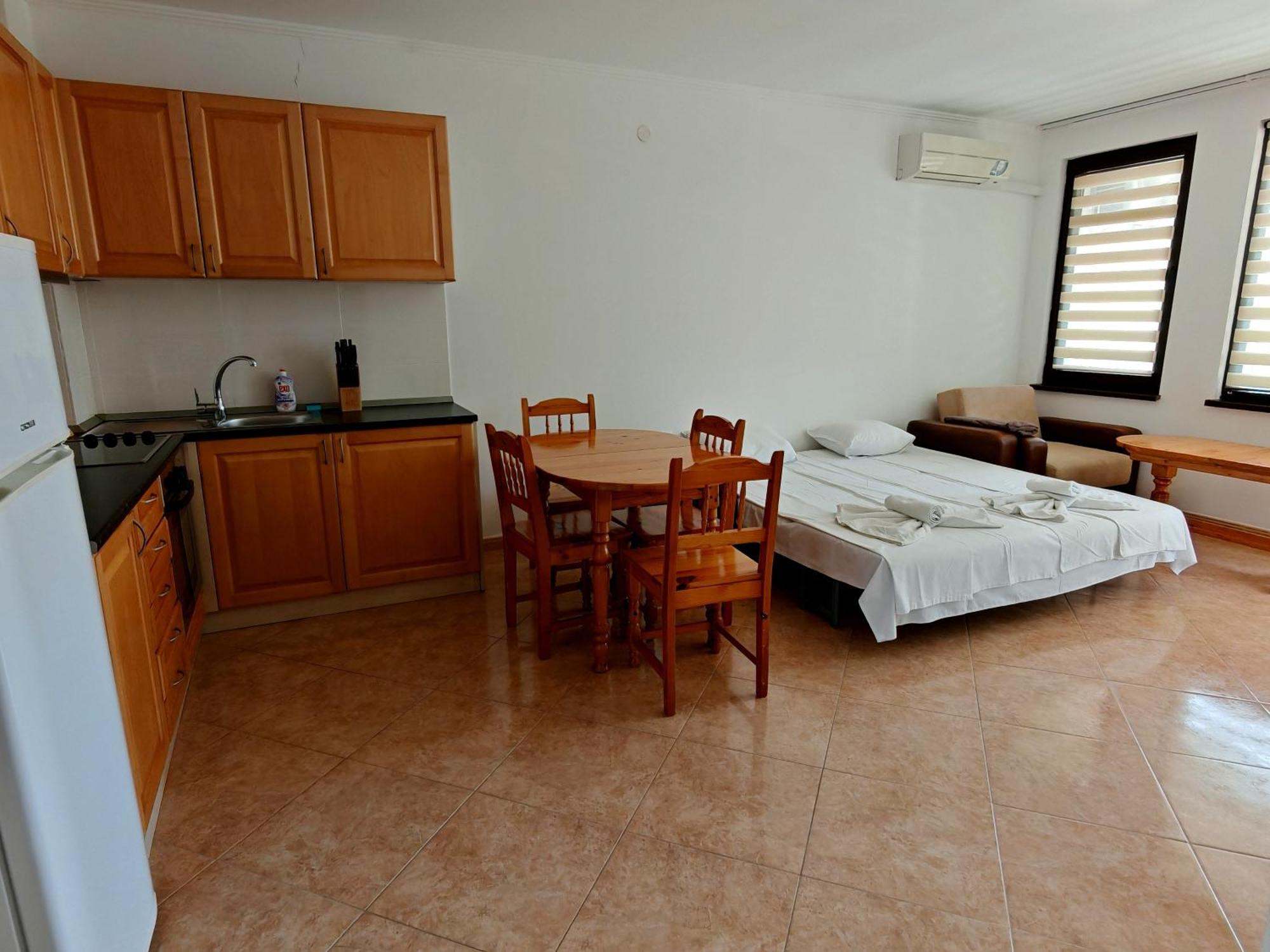 Marina Delfin Apartments - Top Location & Pet Friendly Sveti Vlas Buitenkant foto