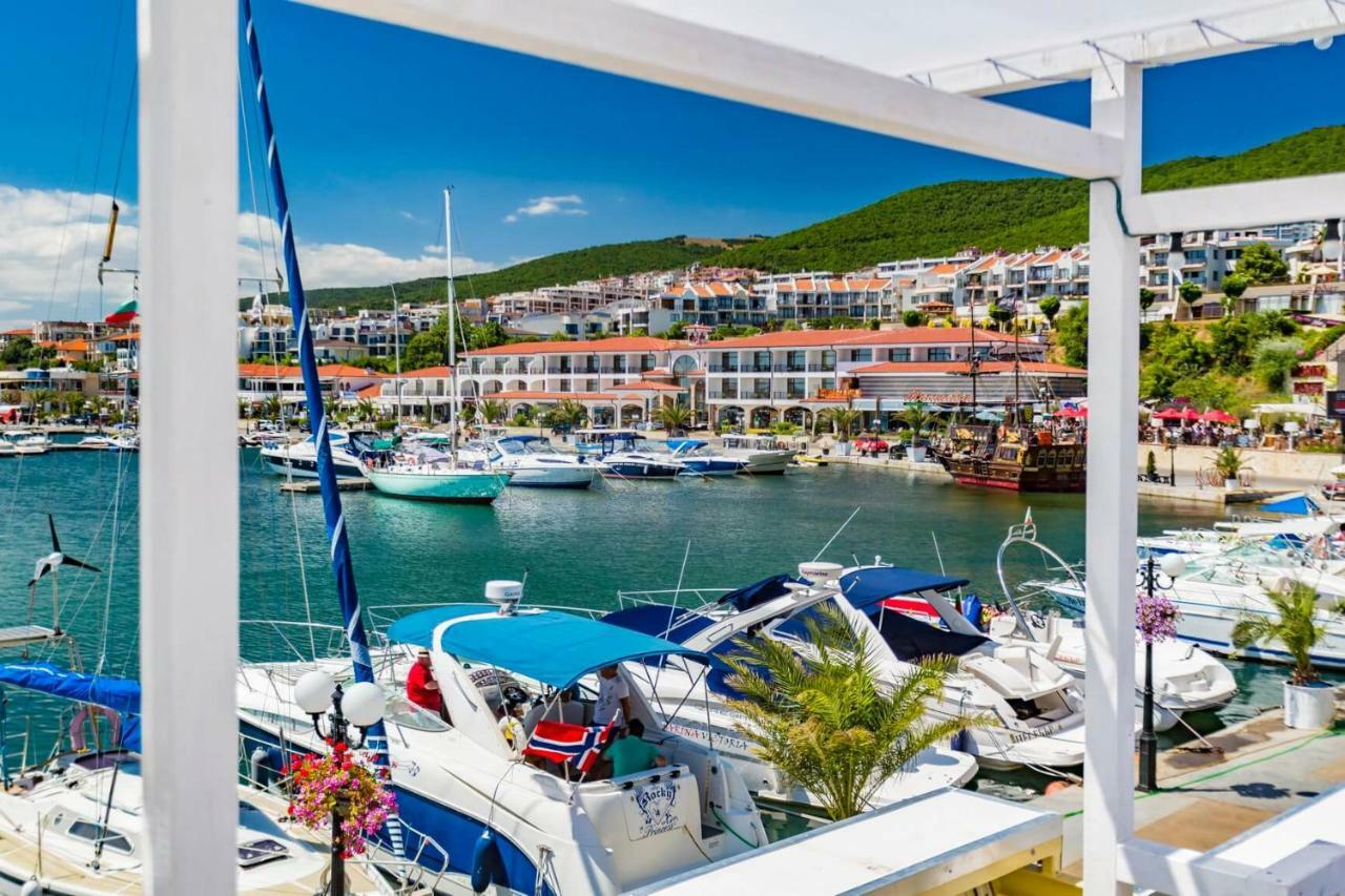 Marina Delfin Apartments - Top Location & Pet Friendly Sveti Vlas Buitenkant foto